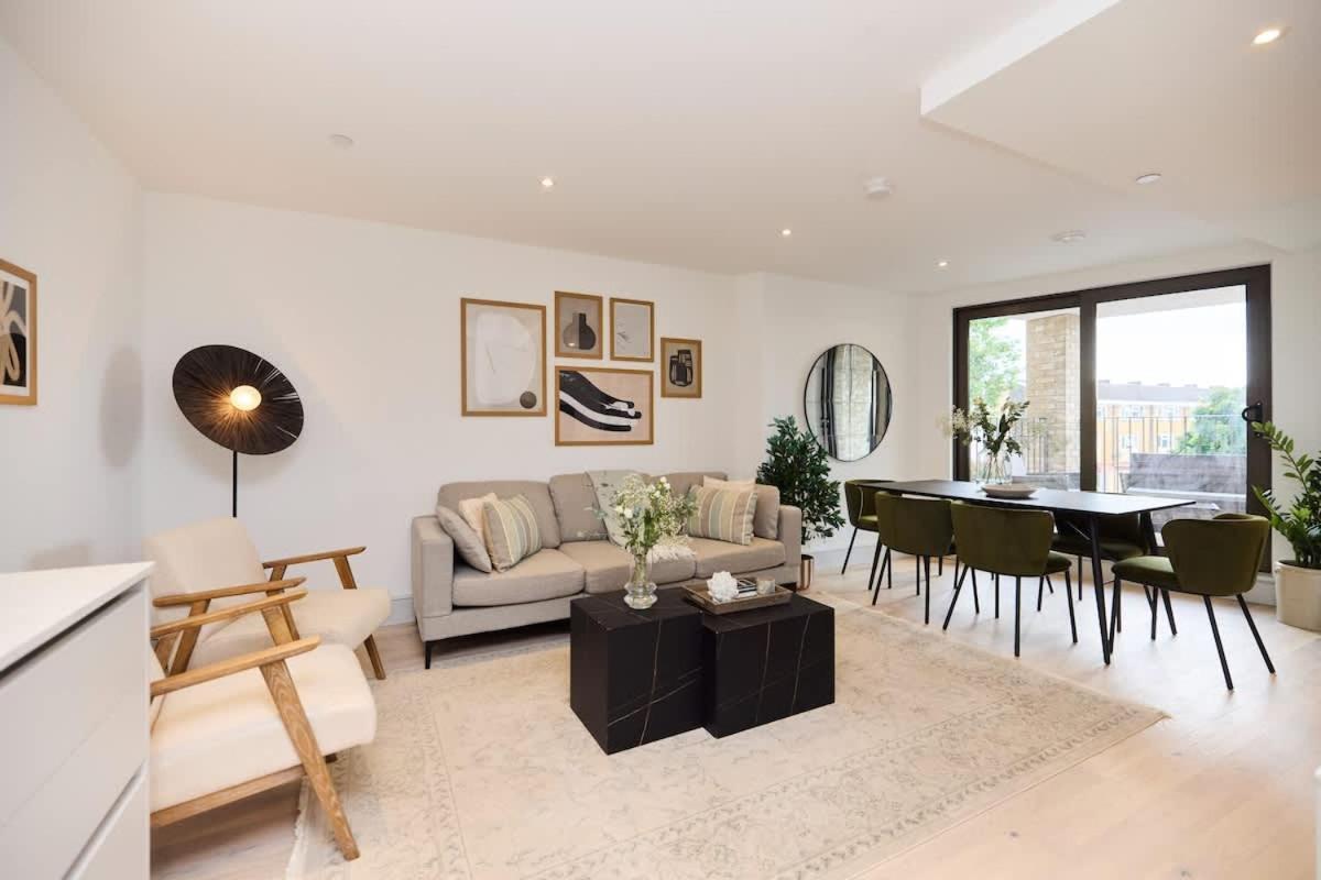 The South Wimbledon Escape - Lovely 3bdr With Balcony Apartamento