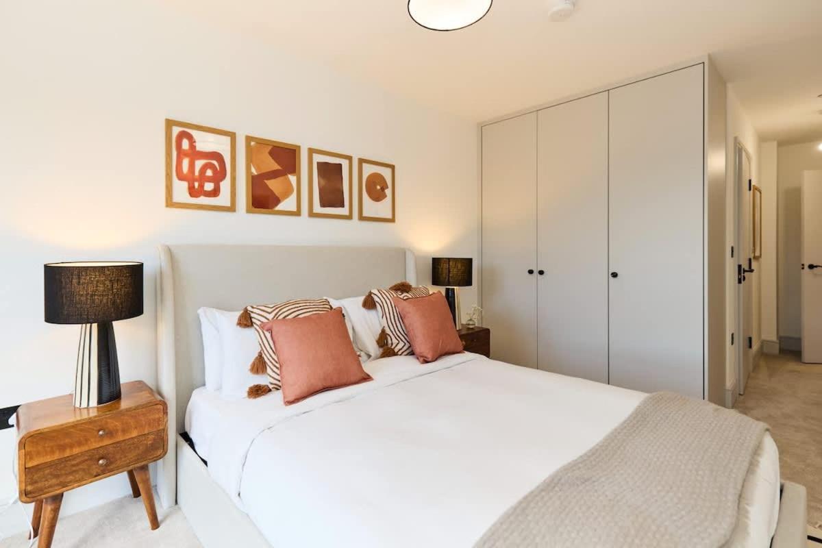 The South Wimbledon Escape - Lovely 3bdr With Balcony